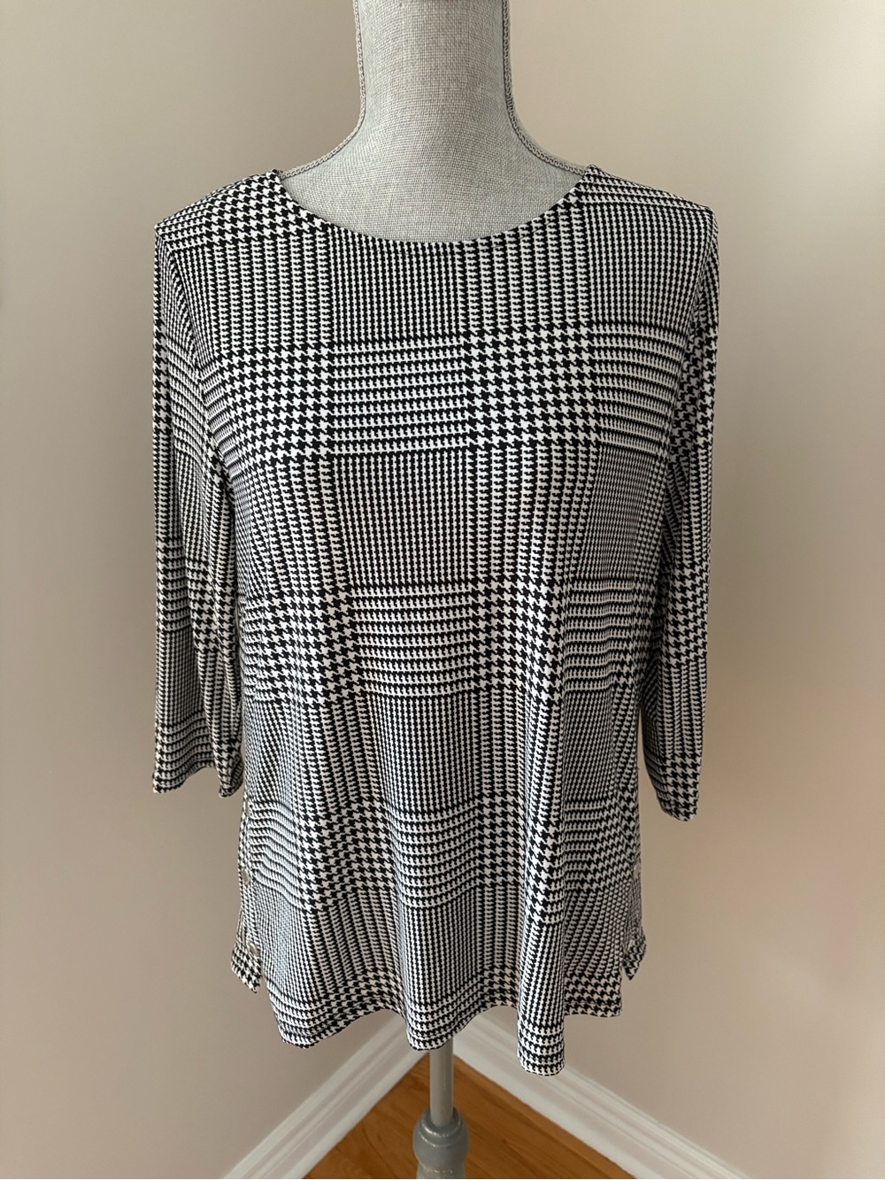 Anne Klein Black and White Top